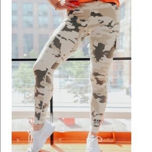 Light camo leggings with side pocket! Worn twice!